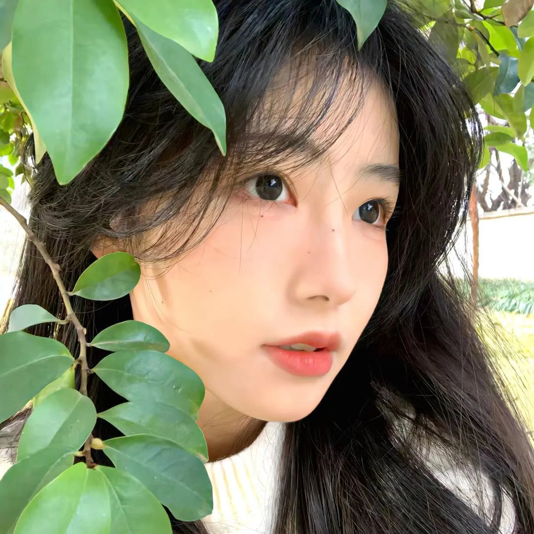 金发大个子海报